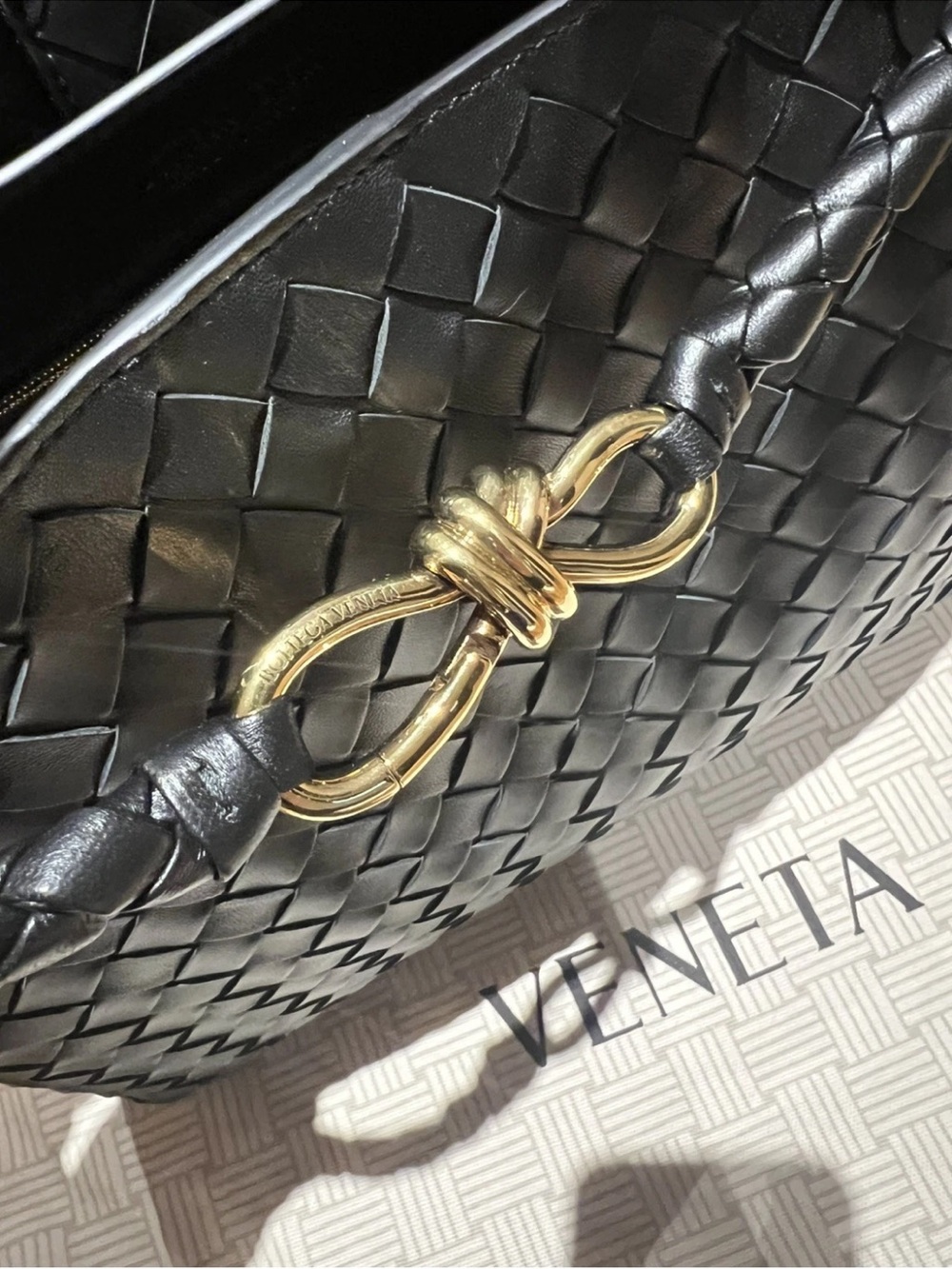 Bottega Veneta Andiamo Medium Black leather bag - Picture 3 of 13